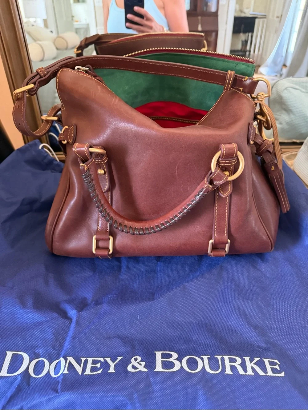 Dooney & Bourke classic dooney